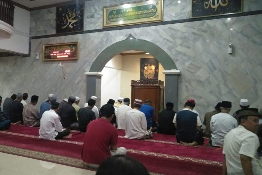 foto-jamaah-masjid-baru